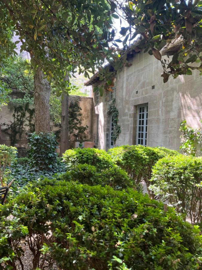 Face Au Palais Bed & Breakfast Avignon Exterior photo