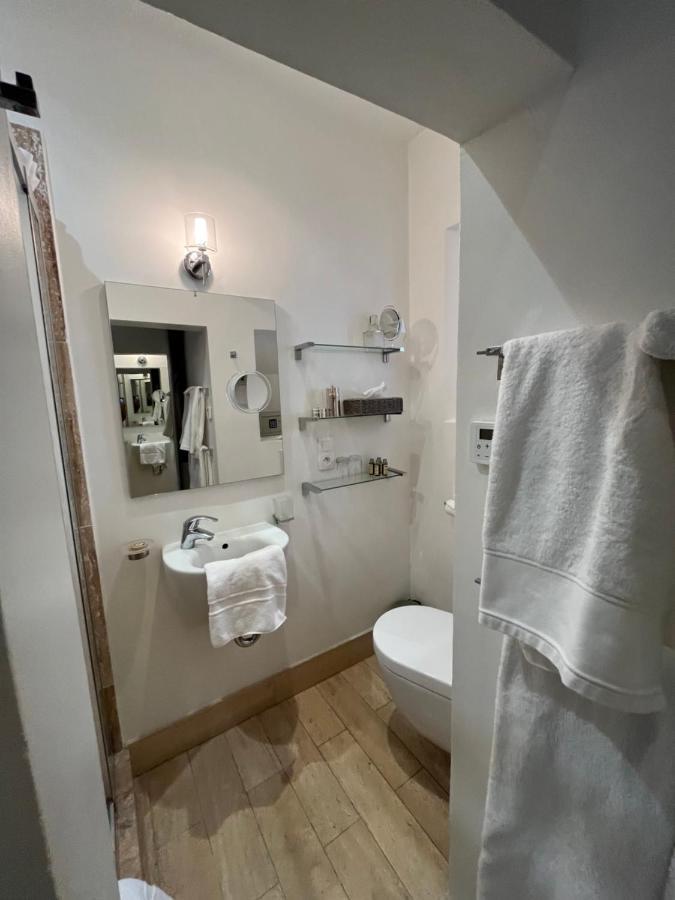 Face Au Palais Bed & Breakfast Avignon Exterior photo
