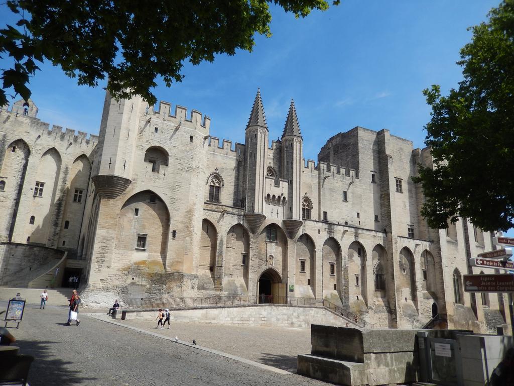Face Au Palais Bed & Breakfast Avignon Exterior photo