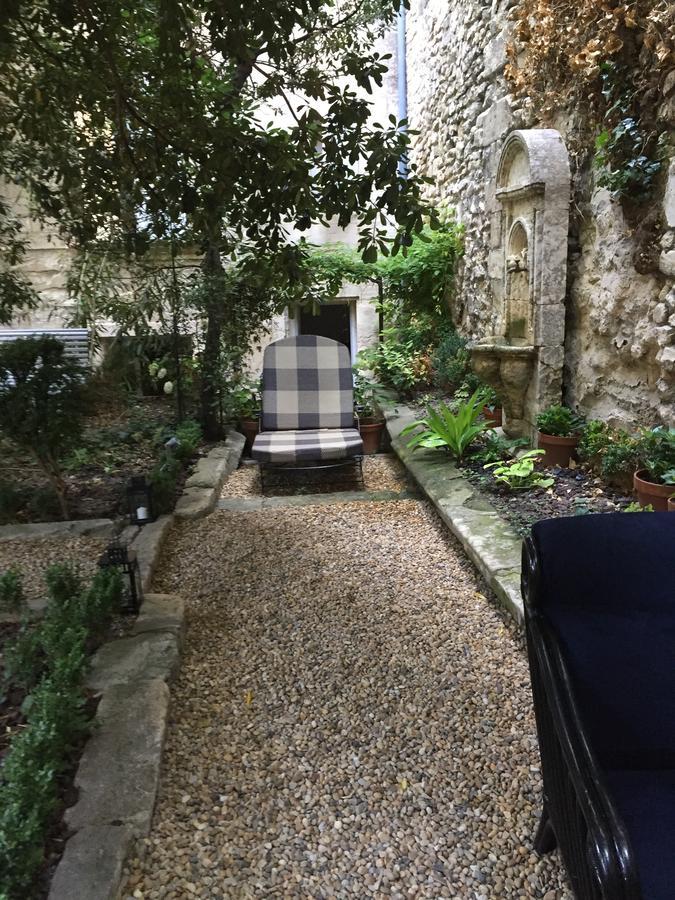Face Au Palais Bed & Breakfast Avignon Exterior photo